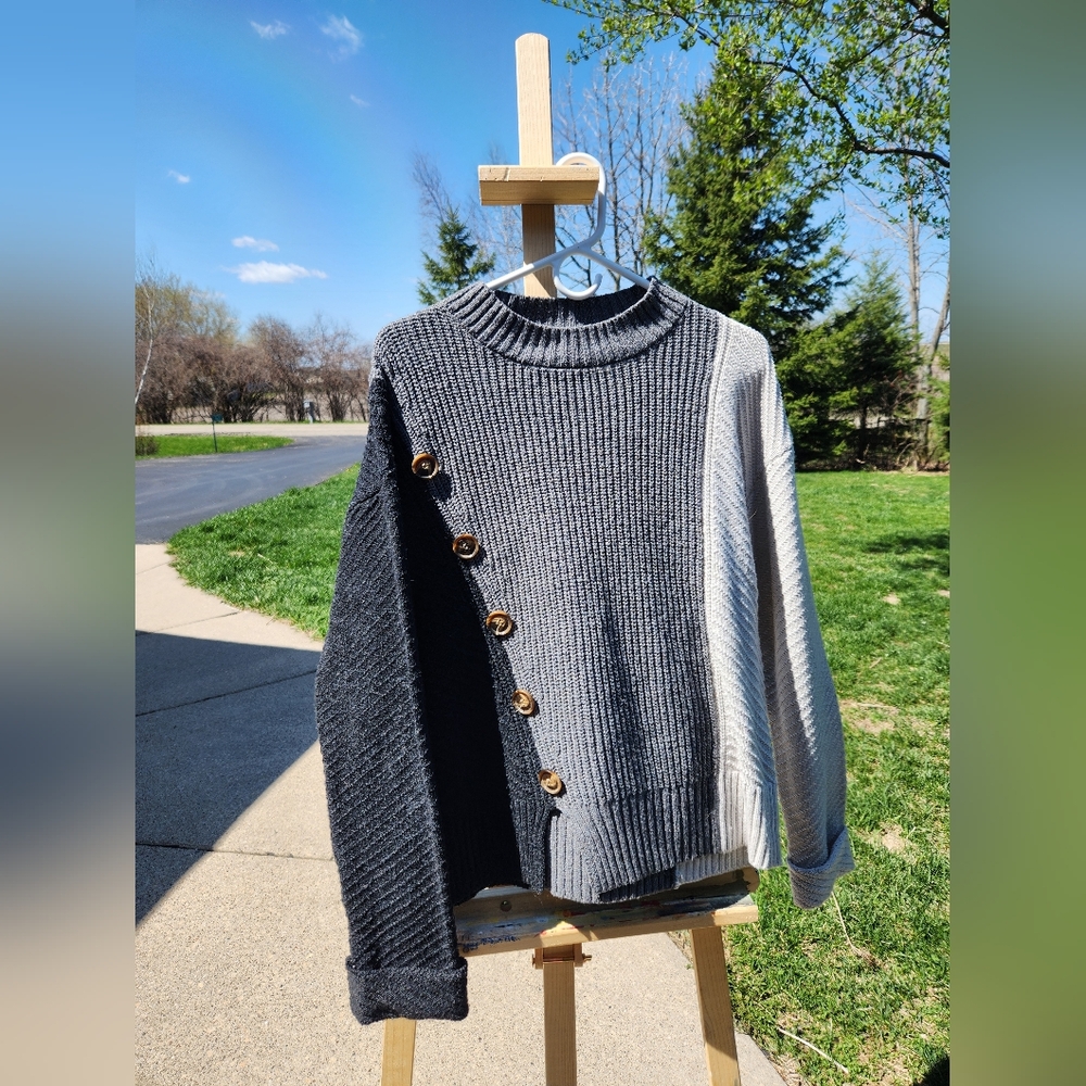 Keren Hart sweater size M